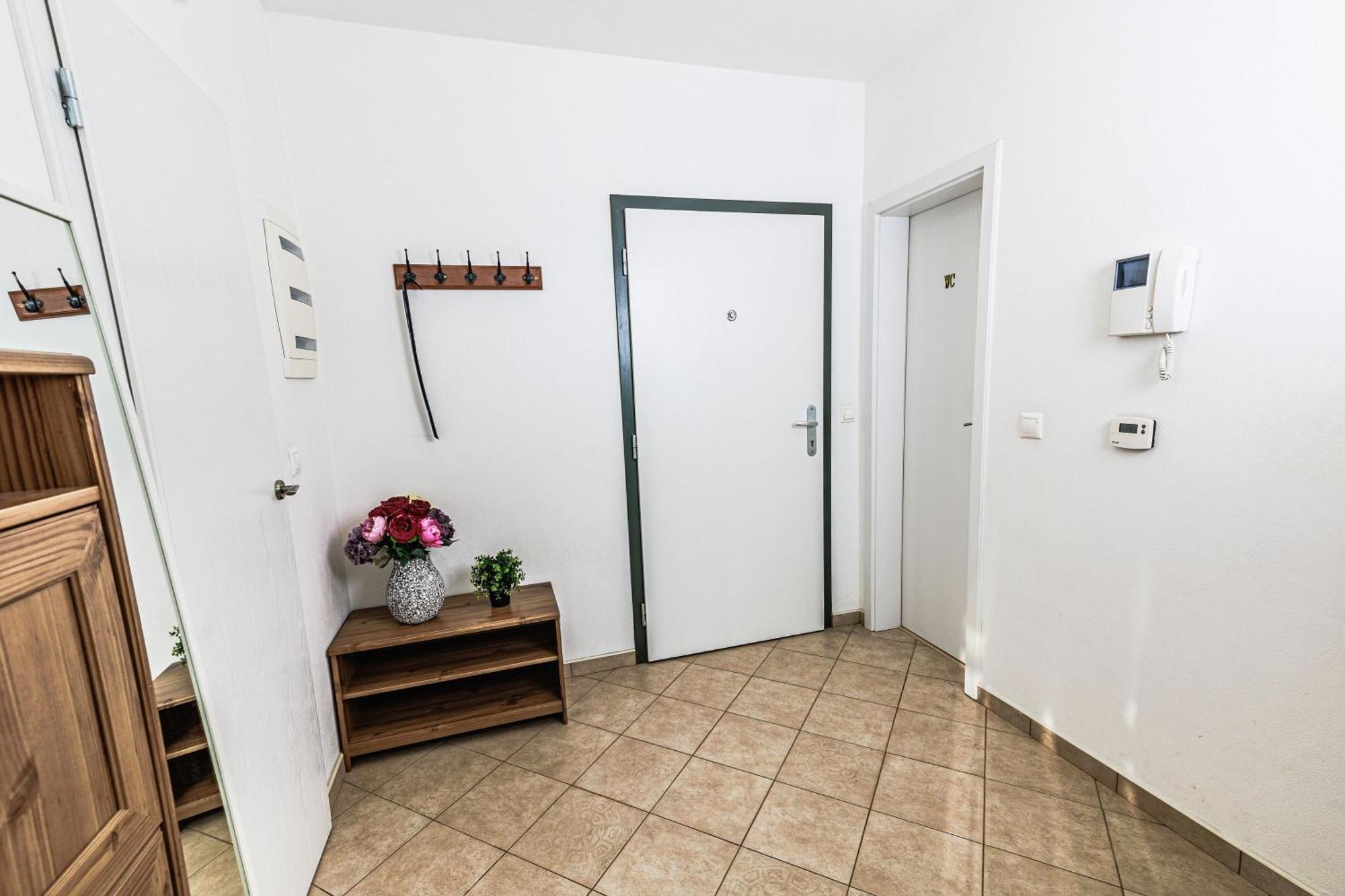 Sunny Apartment With Amazing Terrace On The 13Th Floor Near City Center Bratislava Buitenkant foto