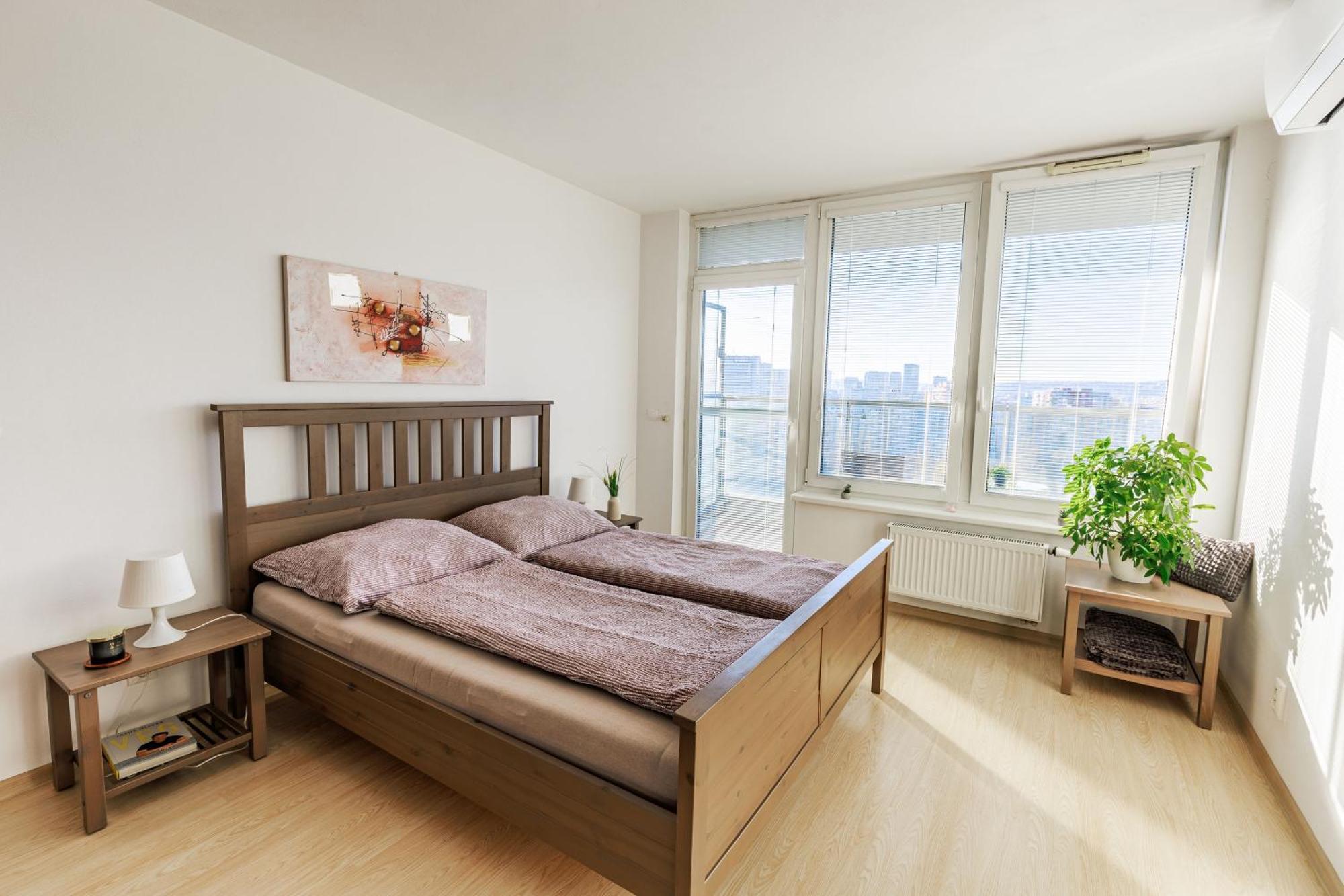 Sunny Apartment With Amazing Terrace On The 13Th Floor Near City Center Bratislava Buitenkant foto